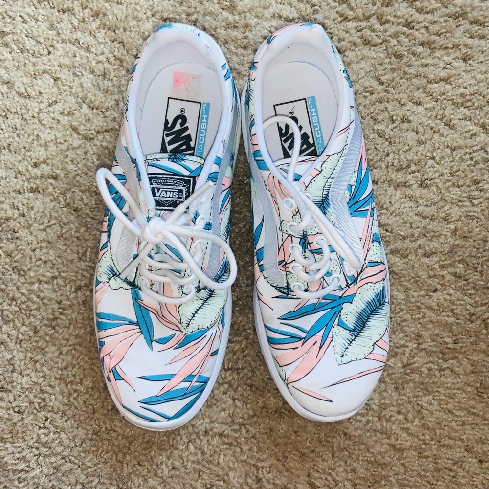 VANS summer tropical print on white US 6.5 women’s